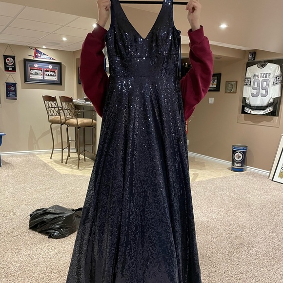 Grad dress navy blue - Picture 2 of 5